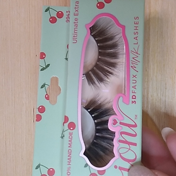 ioni Other - Ioni 3D Faux Mink Lashes 100% Hand Made Ultimate Extra